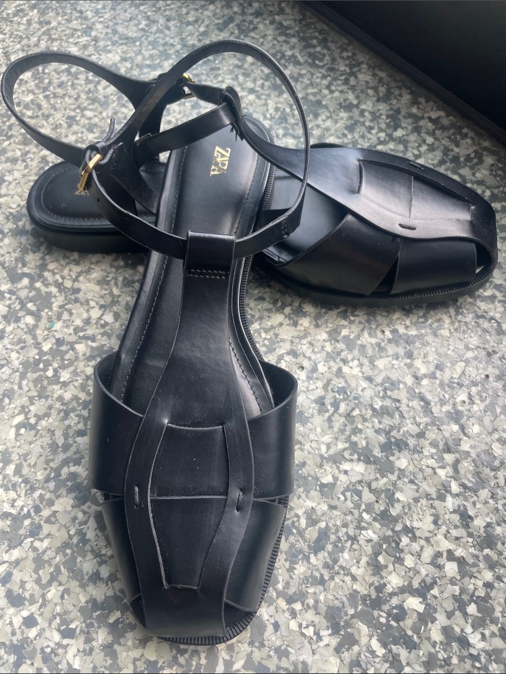 Zara Black flat fisherman Sandals